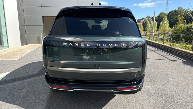 Land Rover Range Rover 3.0 D300 Westminster Edition 4dr Auto Diesel Estate - Image 10